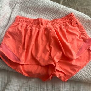 LULULEMON Hotty Hot Low Rise Lined Running Shorts 2.5”